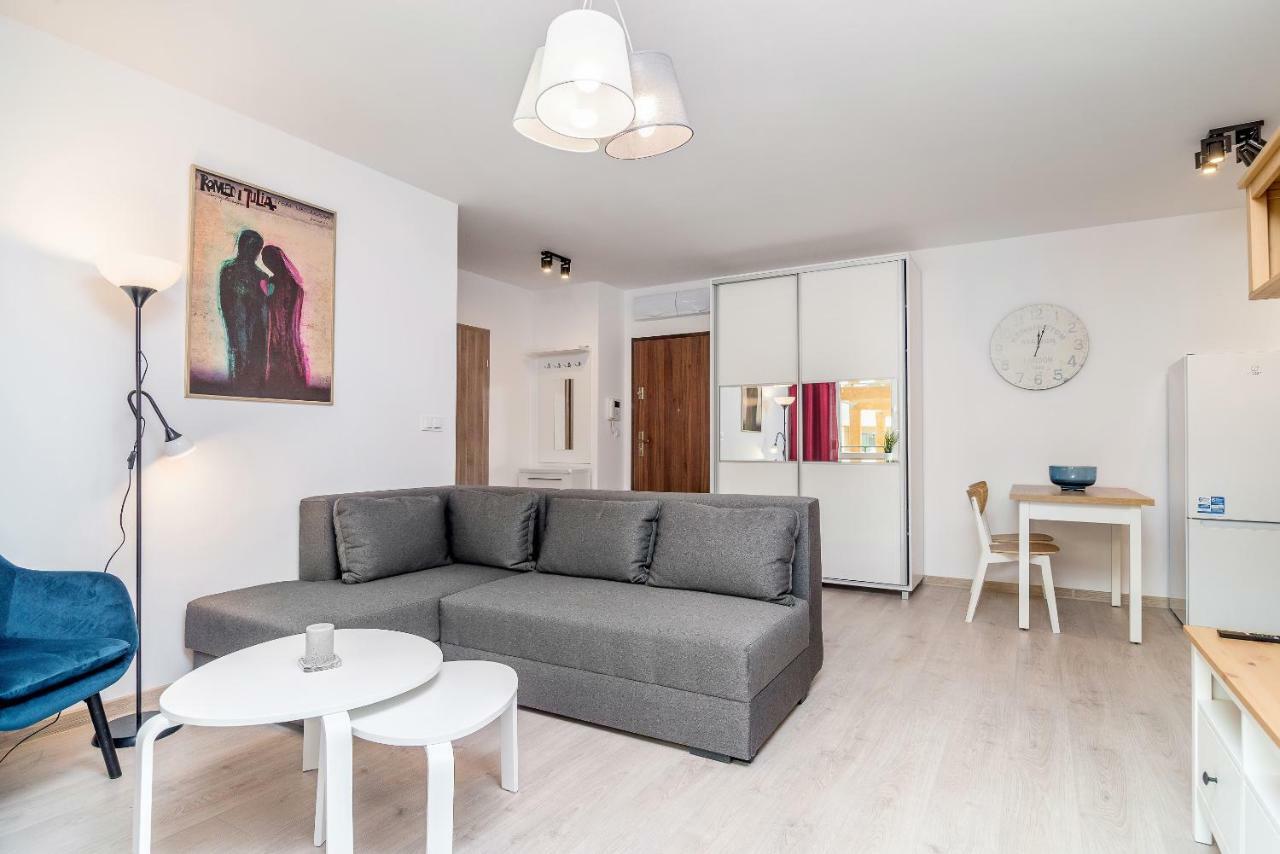 Exclusive Apartments Teczowa With Underground Parking By Noclegi Renters Wrocław Eksteriør billede