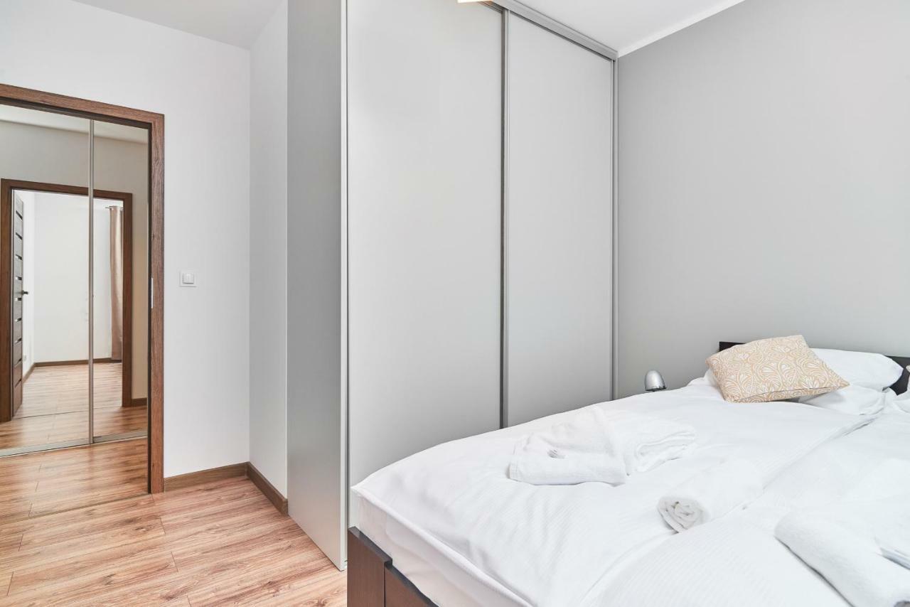Exclusive Apartments Teczowa With Underground Parking By Noclegi Renters Wrocław Eksteriør billede